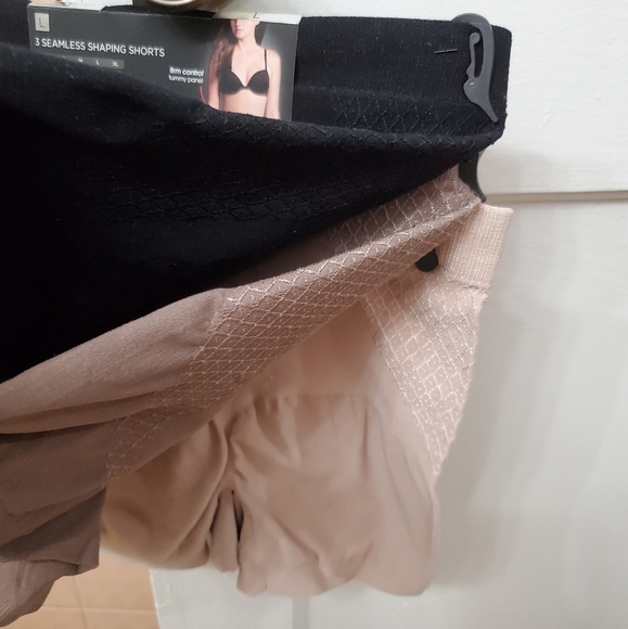 NWT MARILYN MONROE 3PK Seamless Shaping Shorts; S, M, L, & XL Size;$35 each - Picture 2 of 14